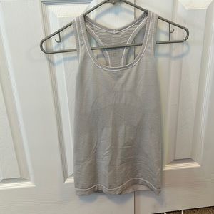 white lululemon tank top